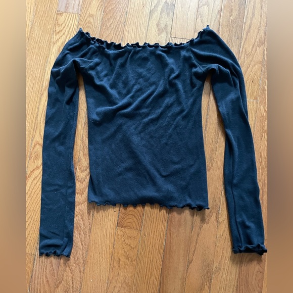 Hollister 
Long sleeve 
Crop top - Picture 4 of 4